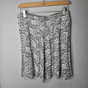 Ann Taylor LOFT Skirt Medium Black White Damask Print Flared A-Line Career Chic